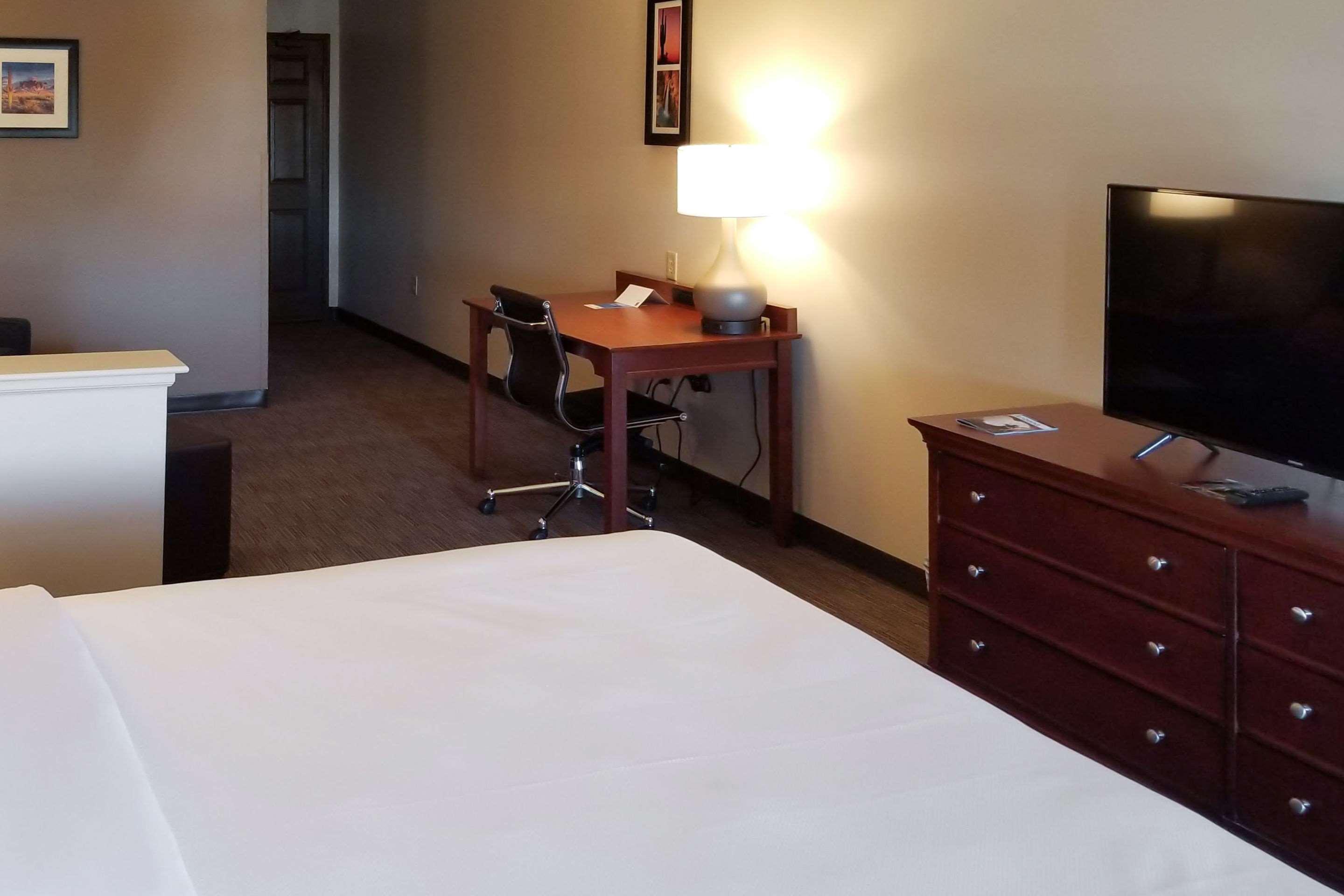 Comfort Inn & Suites Tempe Phoenix Sky Harbor Airport Екстер'єр фото