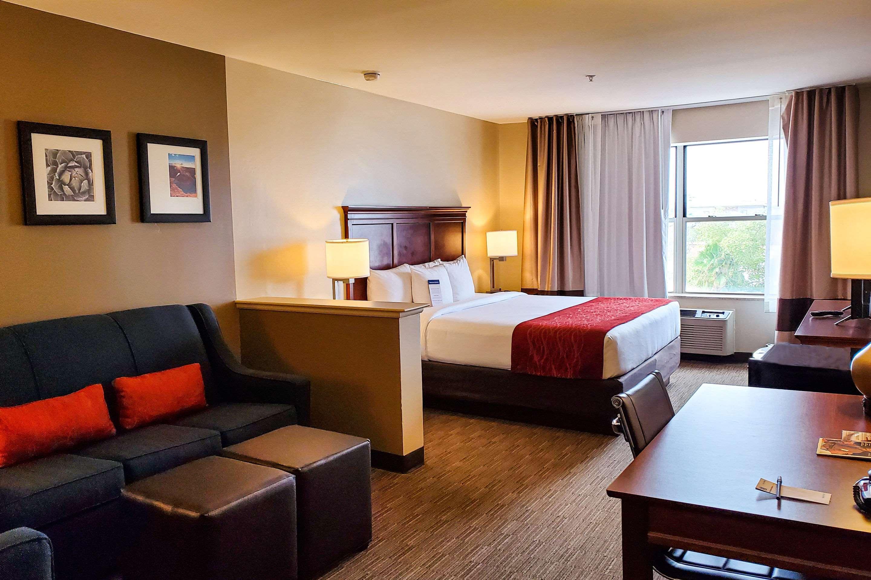 Comfort Inn & Suites Tempe Phoenix Sky Harbor Airport Екстер'єр фото
