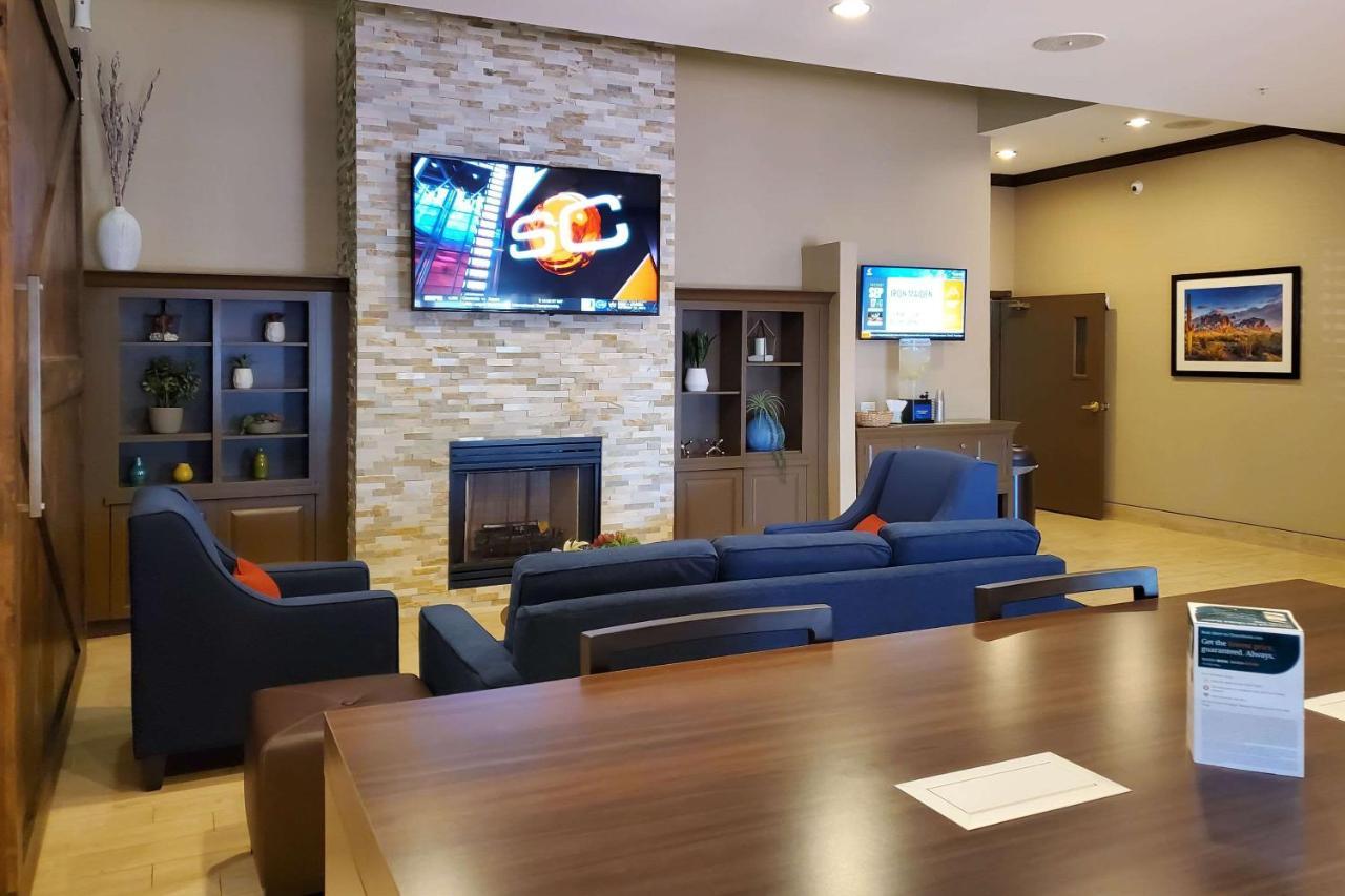 Comfort Inn & Suites Tempe Phoenix Sky Harbor Airport Екстер'єр фото