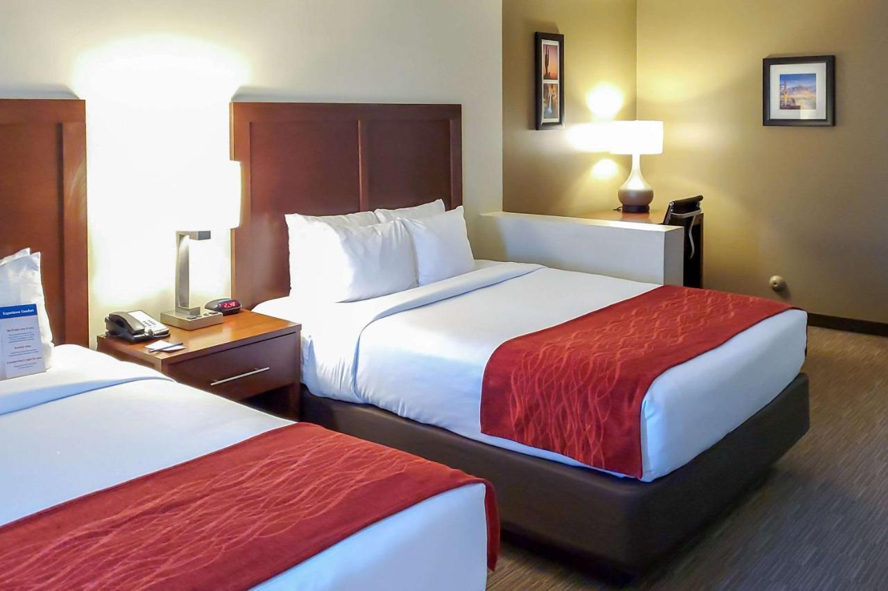 Comfort Inn & Suites Tempe Phoenix Sky Harbor Airport Екстер'єр фото