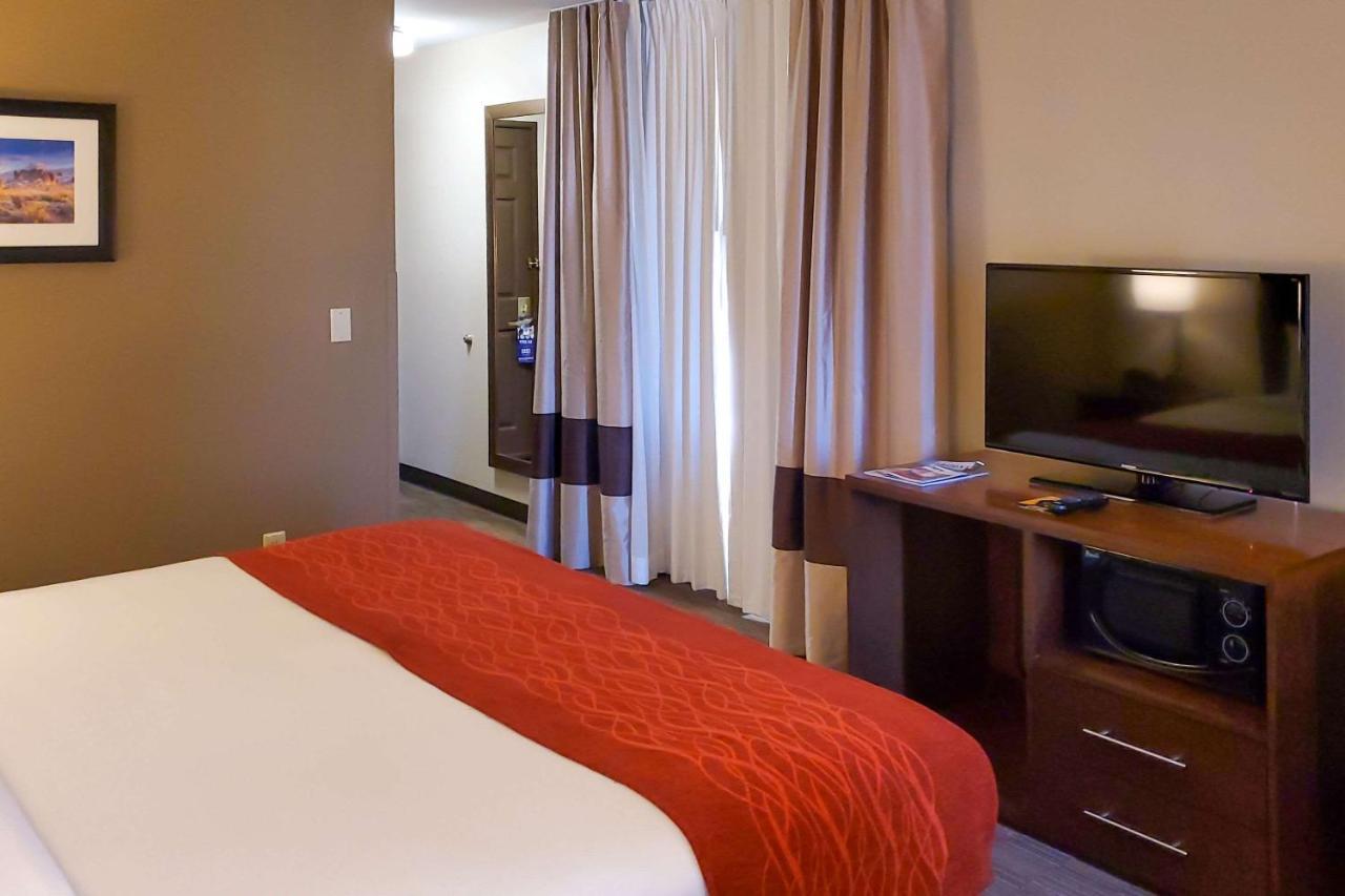 Comfort Inn & Suites Tempe Phoenix Sky Harbor Airport Екстер'єр фото