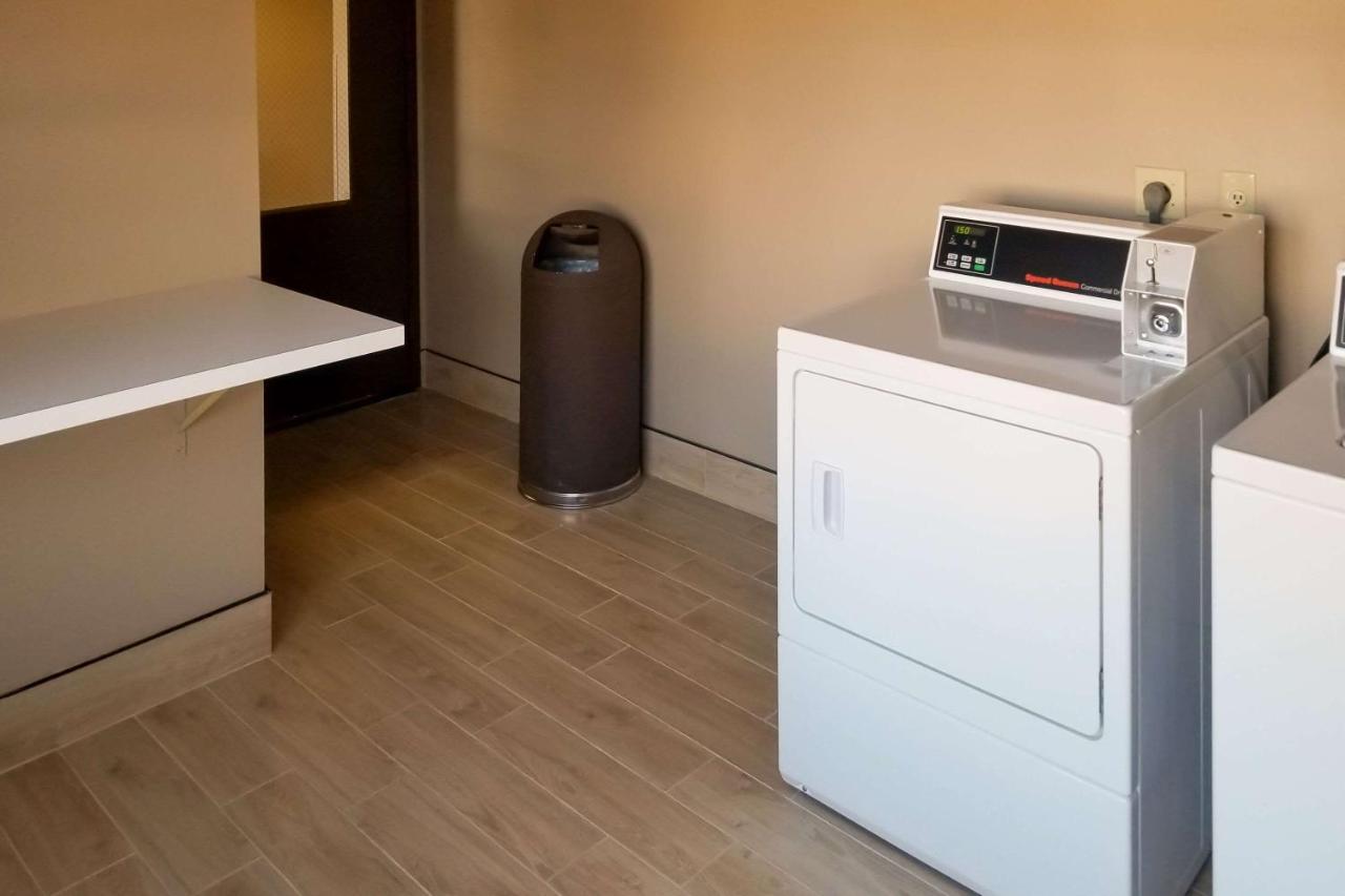 Comfort Inn & Suites Tempe Phoenix Sky Harbor Airport Екстер'єр фото