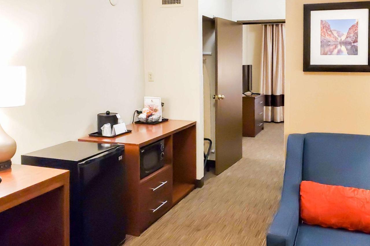 Comfort Inn & Suites Tempe Phoenix Sky Harbor Airport Екстер'єр фото