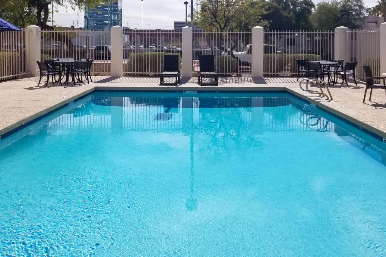 Comfort Inn & Suites Tempe Phoenix Sky Harbor Airport Екстер'єр фото