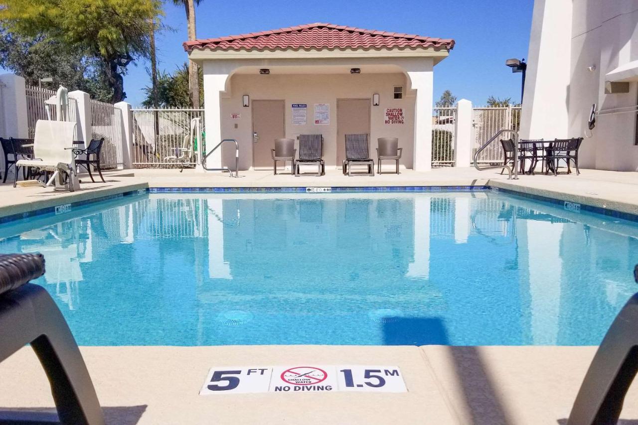 Comfort Inn & Suites Tempe Phoenix Sky Harbor Airport Екстер'єр фото